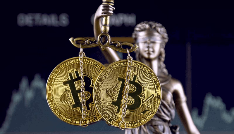 Фемида с биткоином